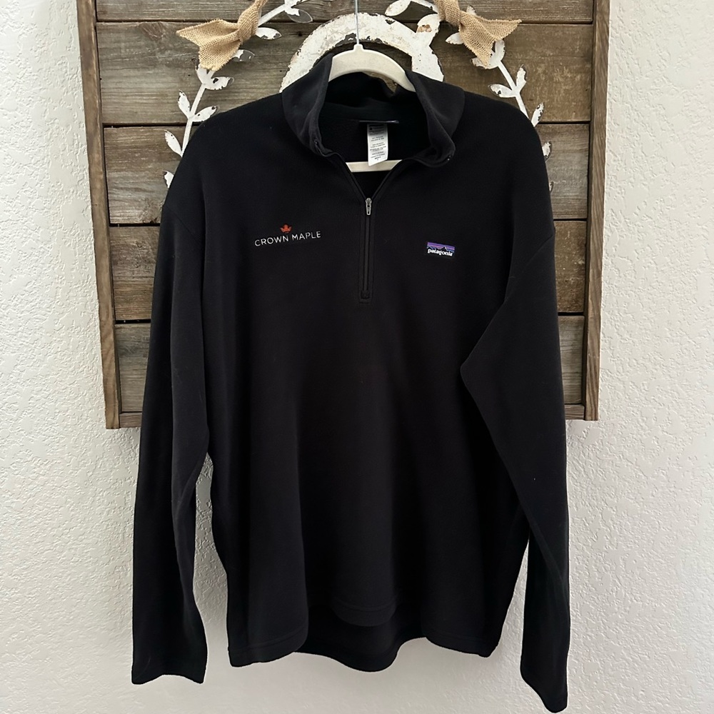 Patagonia Synchilla black micro fleece 1/4 zip pullover Crown Maple Logo men’s L